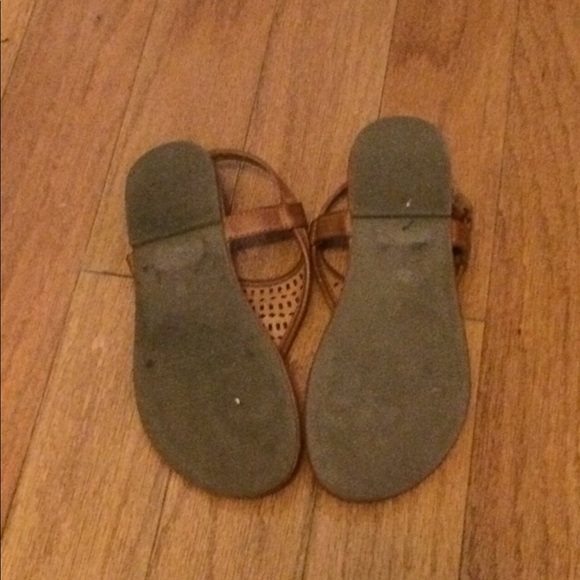 Arizona Jeans Girls 1M Tan Thong Sandals - Picture 3 of 5